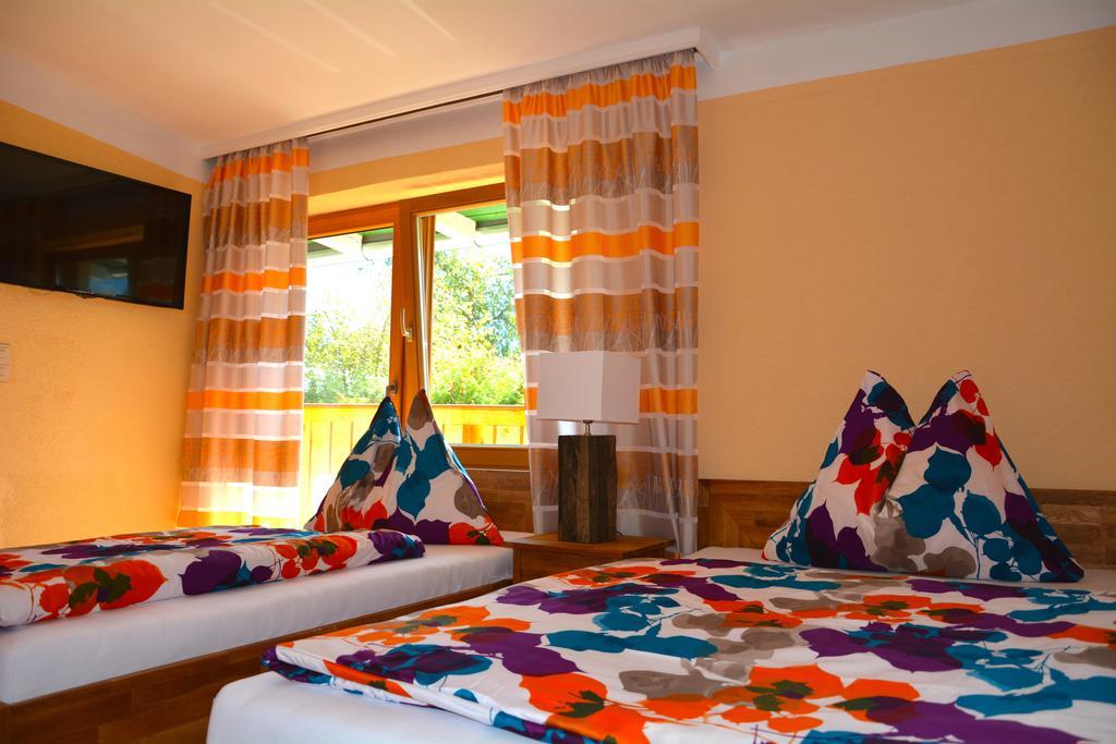 Pension Milan Zell am See Zimmer foto